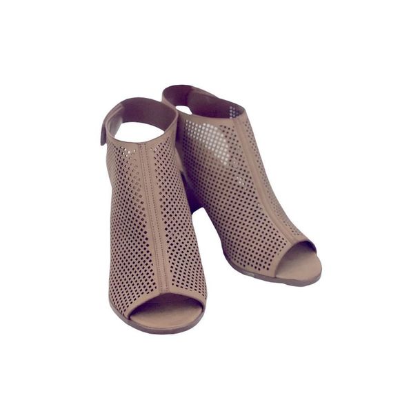 🆕 Cityclassified | Peep Toe Bootie | Taupe | Size: 10 - Picture 2 of 6
